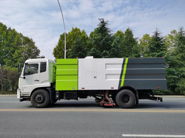 东风天锦10.5方吸尘车  厂家销售点